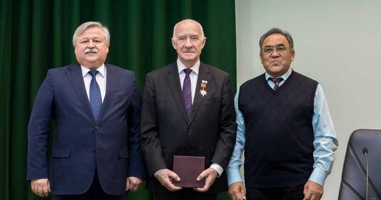 Игорь Подовжний Новый Уренгой политик