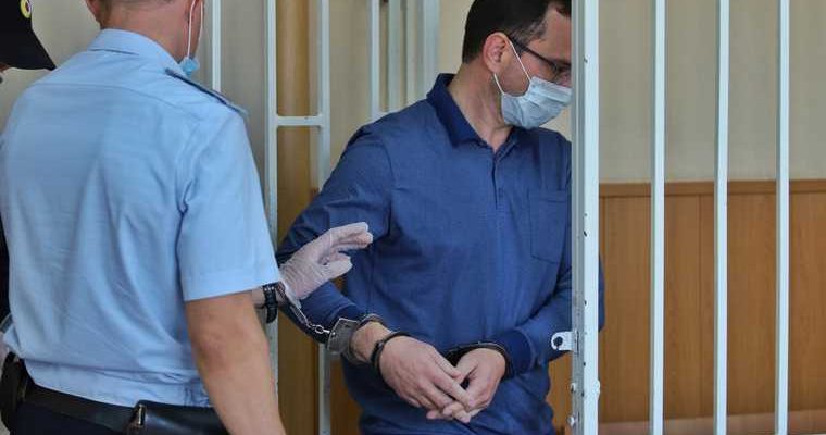 полицейский подозревается