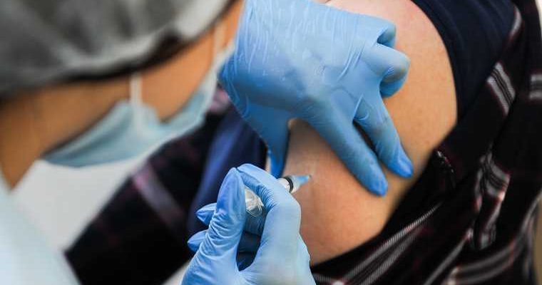 Минздрав расширил список лиц обязательная прививка