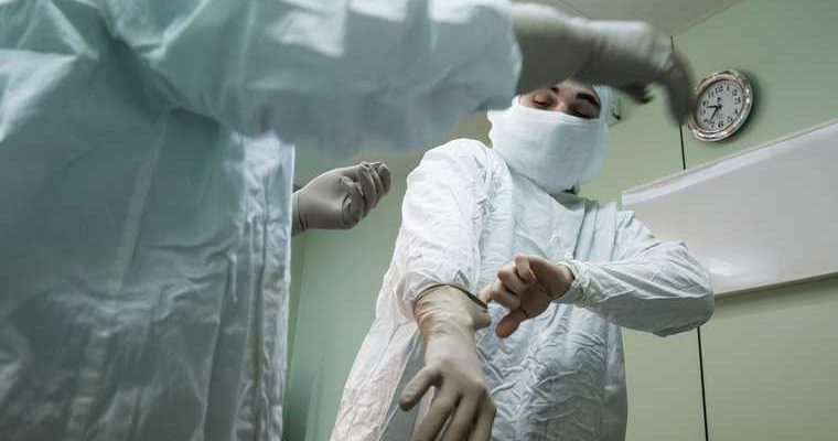 Калининград врач по ошибке операция здоровая рука