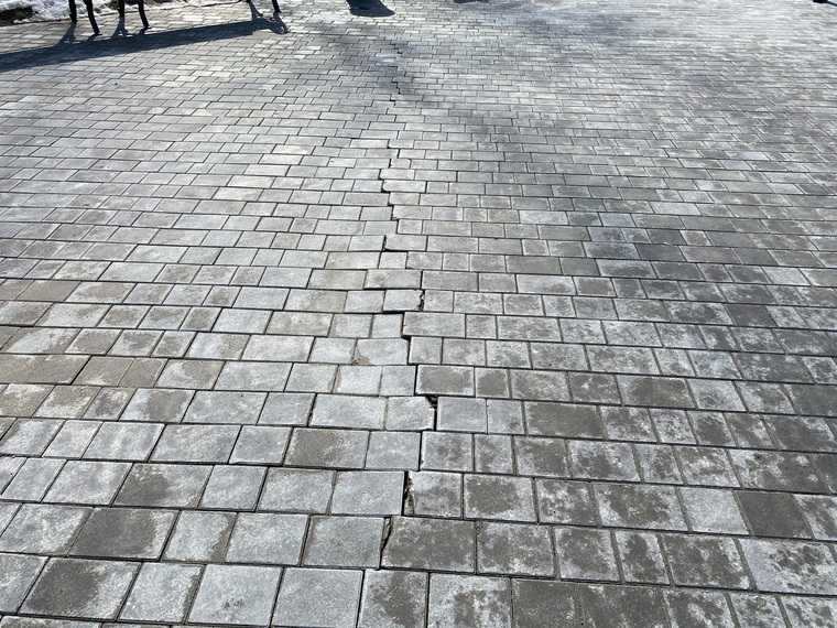 Историческая площадь в Тобольске пошла трещинами. Не ее реставрацию ушла четверть миллиарда
