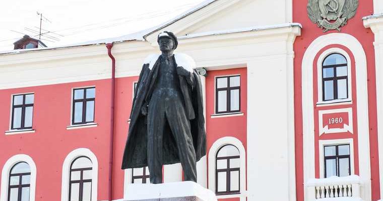 мэр Новоуральска отставка Владимир Цветов Максим Секачев Вячеслав Тюменцев Свердловская область