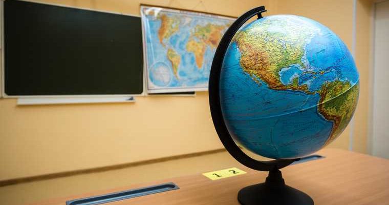 директор департамента образования Замятина эксперимент минпросвещения ХМАО