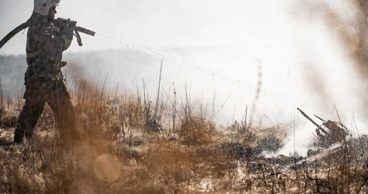 новости хмао ветром принесло смог запах гари что горит в югре пожар дым