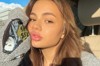 блогер Валя Карнавал