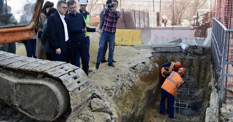 Челябинск Чайковского перекрыли провал фото видео ремонт Текслер Котова