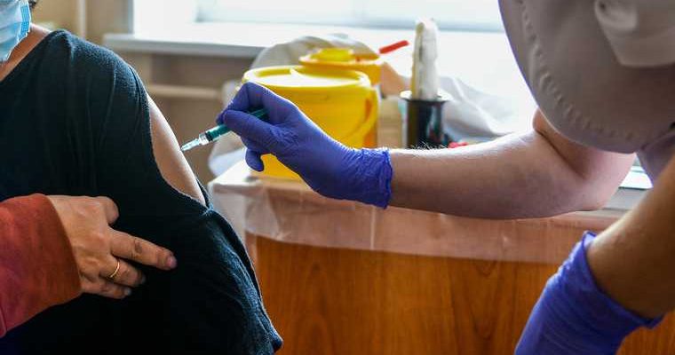 пожилые вакцинация