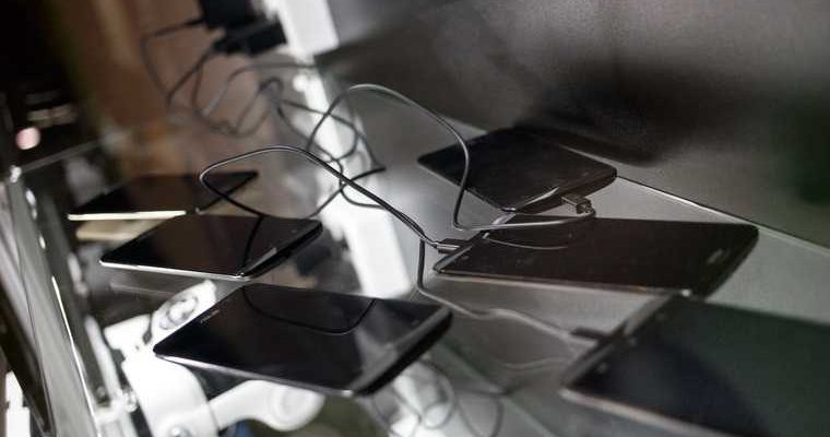 смартфон ремонт вирусы опасность похищение данные