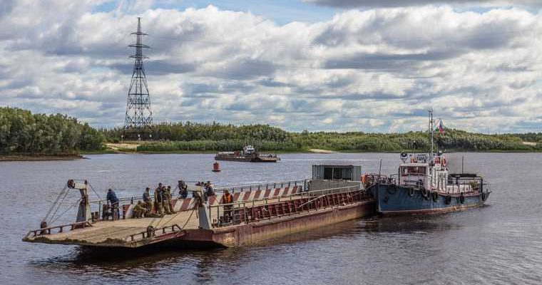 Власти ЯНАО готовятся массово эвакуировать автомобили. Они мешают работе паромов