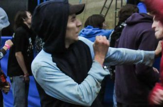 Челябинск Чурилово избил старика приемы рукопашный бой видео полиция розыск