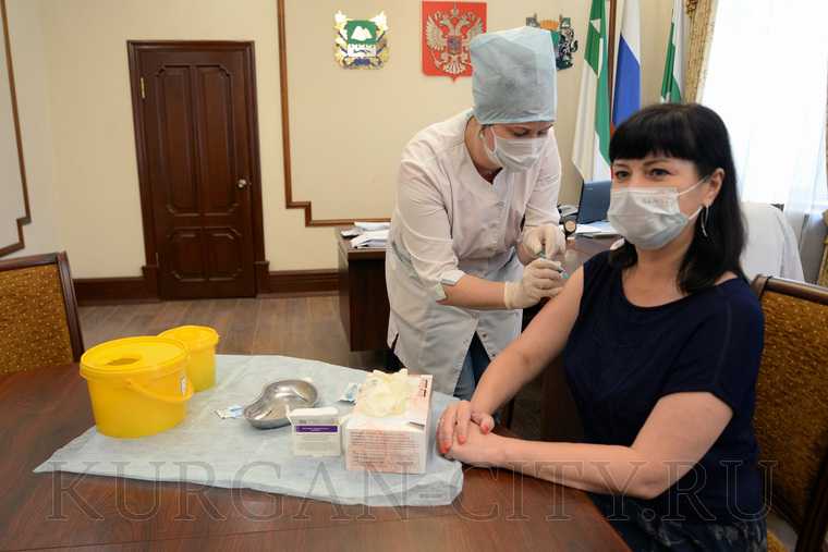 Мэр Кургана вакцинировалась от коронавируса. Фото