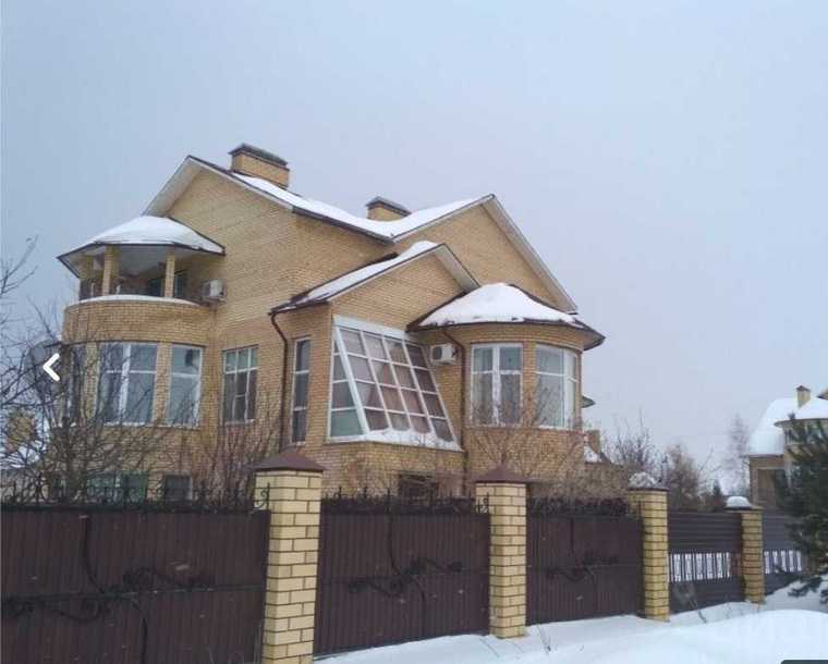 Трехэтажный пермский особняк подорожал на 15 млн рублей. Фото
